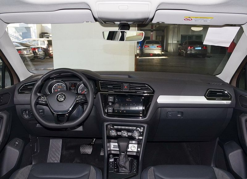Volkswagen Tiguan в новом поколении получил спортивный дизайн