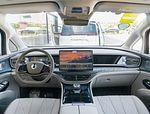 Denza D9 EV: Фото 1